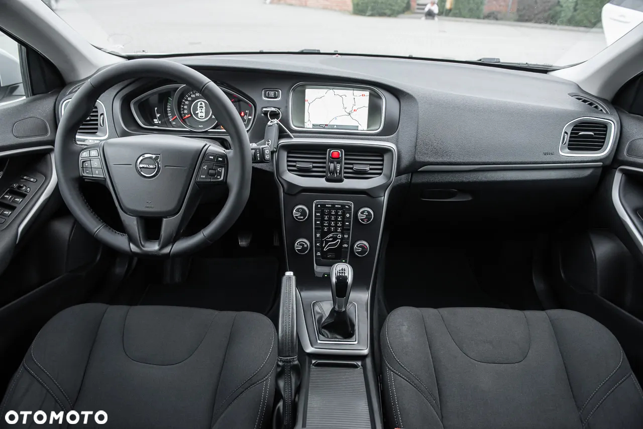 Volvo V40 - 26
