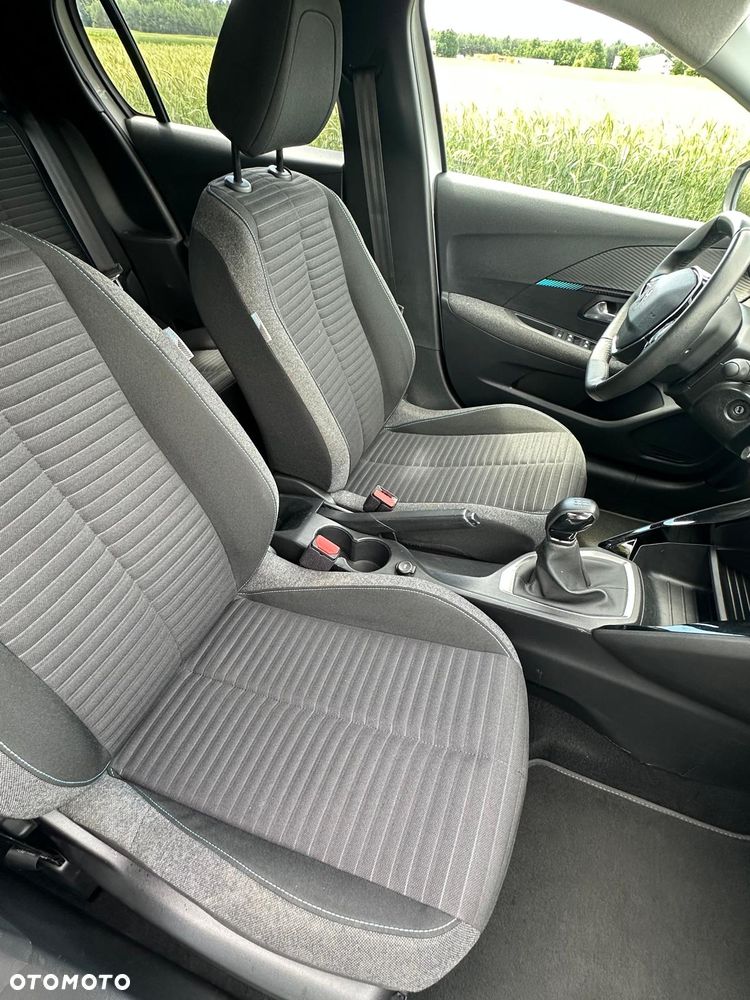 Peugeot 208 - 11