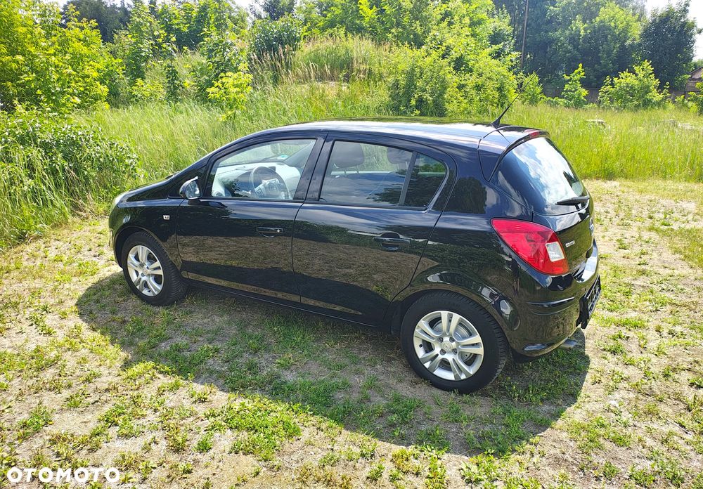Opel Corsa 1.4 16V Cosmo - 4