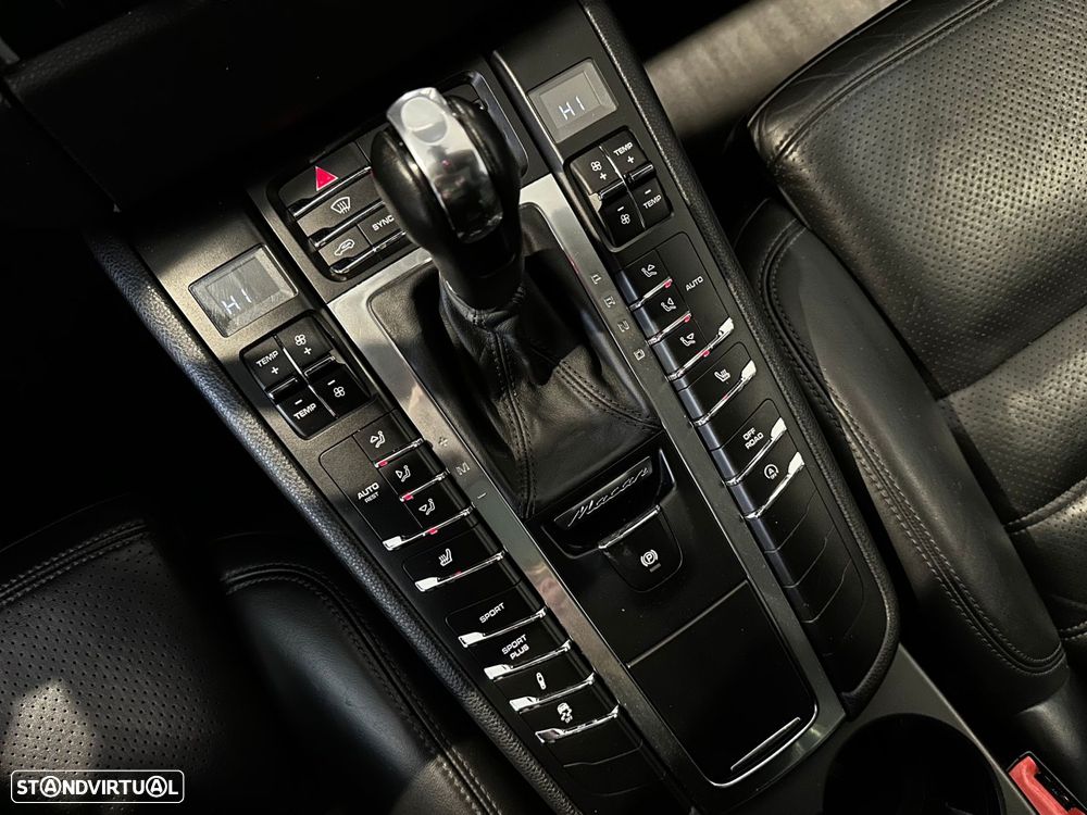 Porsche Macan S - 25