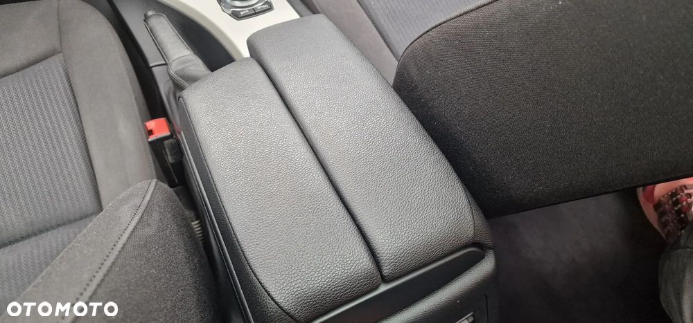 BMW Seria 3 320d DPF Edition Sport - 15