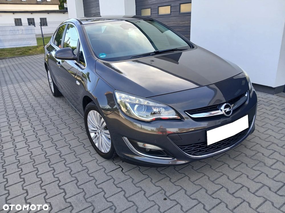Opel Astra 1.4 T Executive EU6 - 7