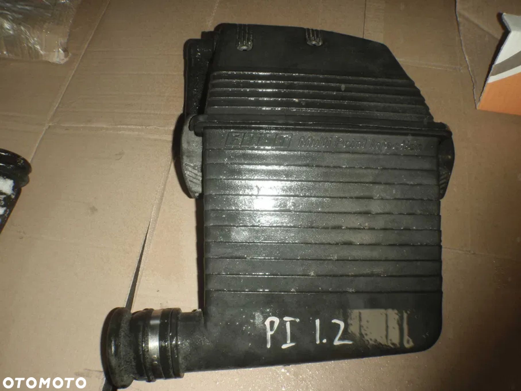 obudowa filtra powietrza punto I 1.2 8v - 1