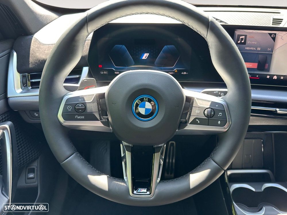 BMW iX1 eDrive20 - 12