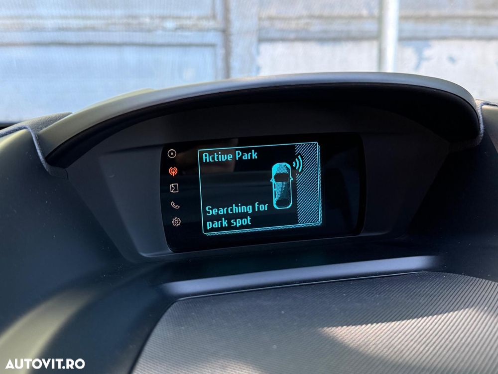 Ford Kuga - 16
