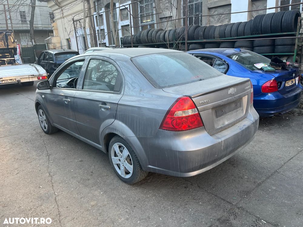 Dezmembrez Chevrolet Aveo gri inchis 1,4 16v 112.000 km 69KW F14D3 - 10