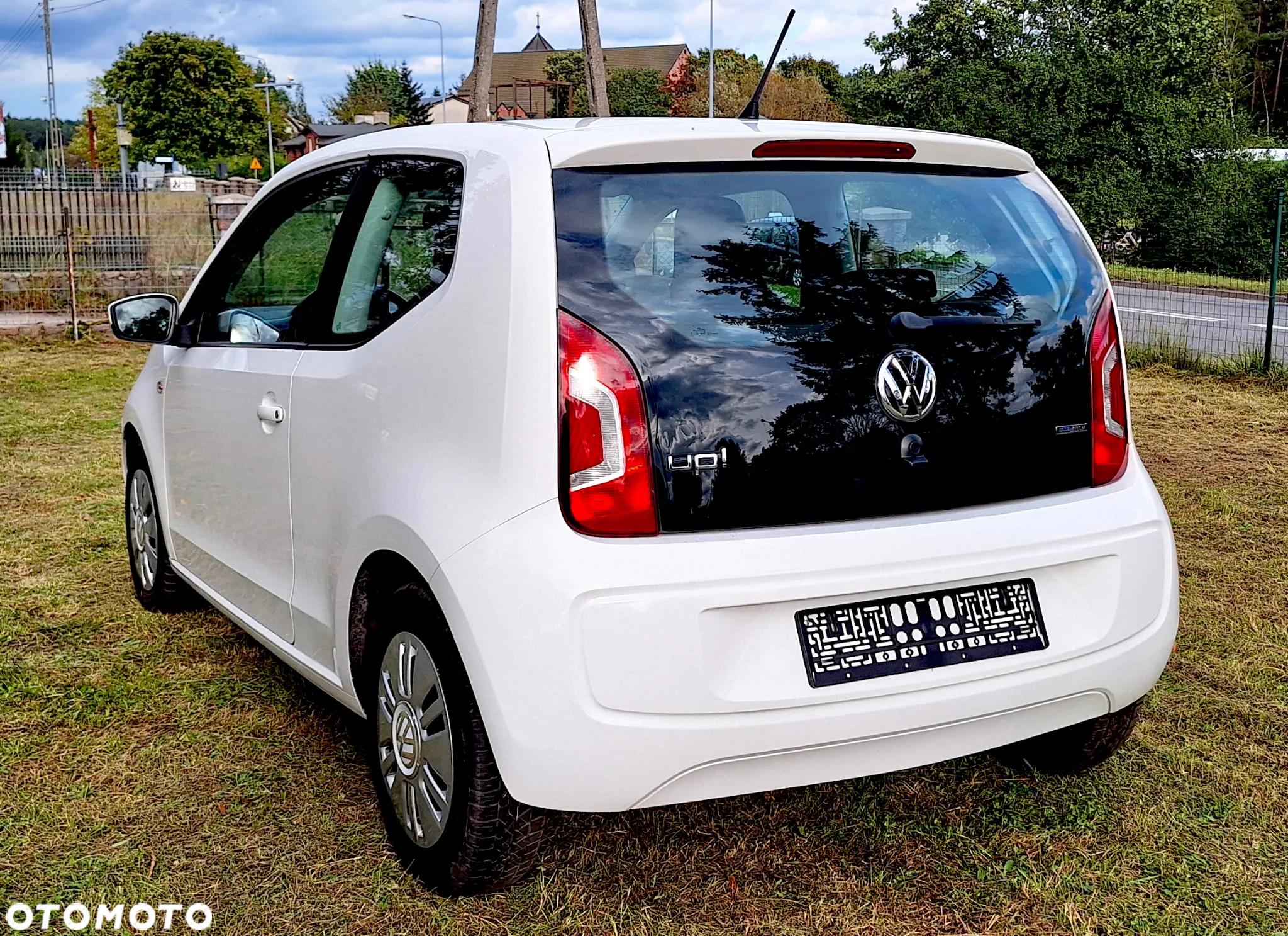 Volkswagen up! (BlueMotion Technology) move - 4