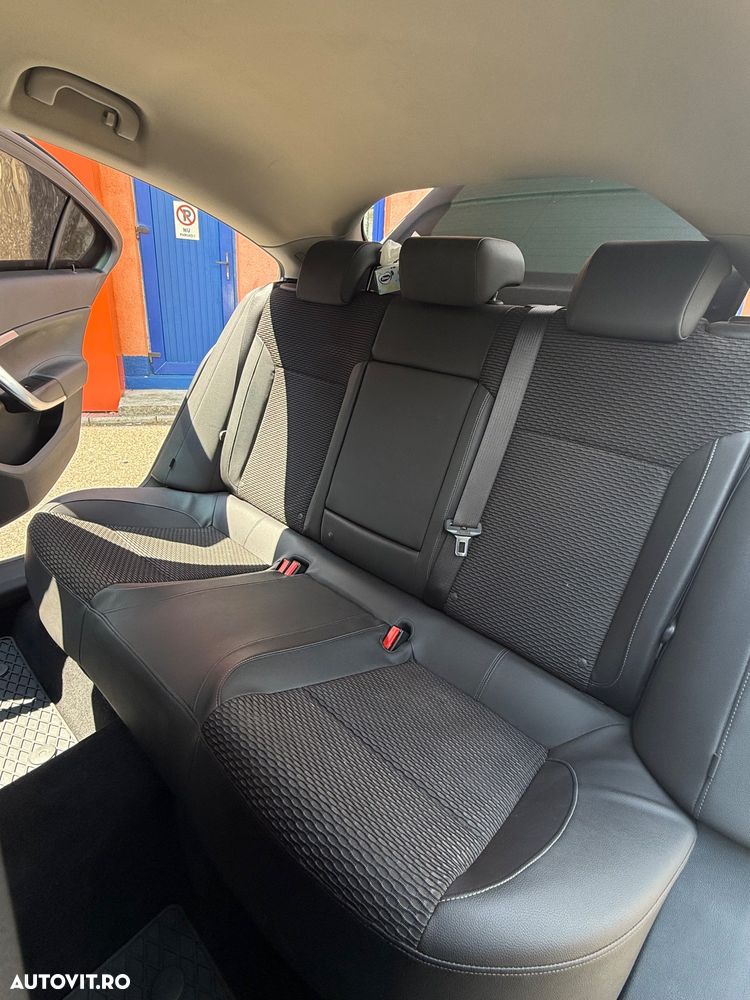 Opel Insignia 2.0 CDTI ECOTEC Start/Stop Edition - 9