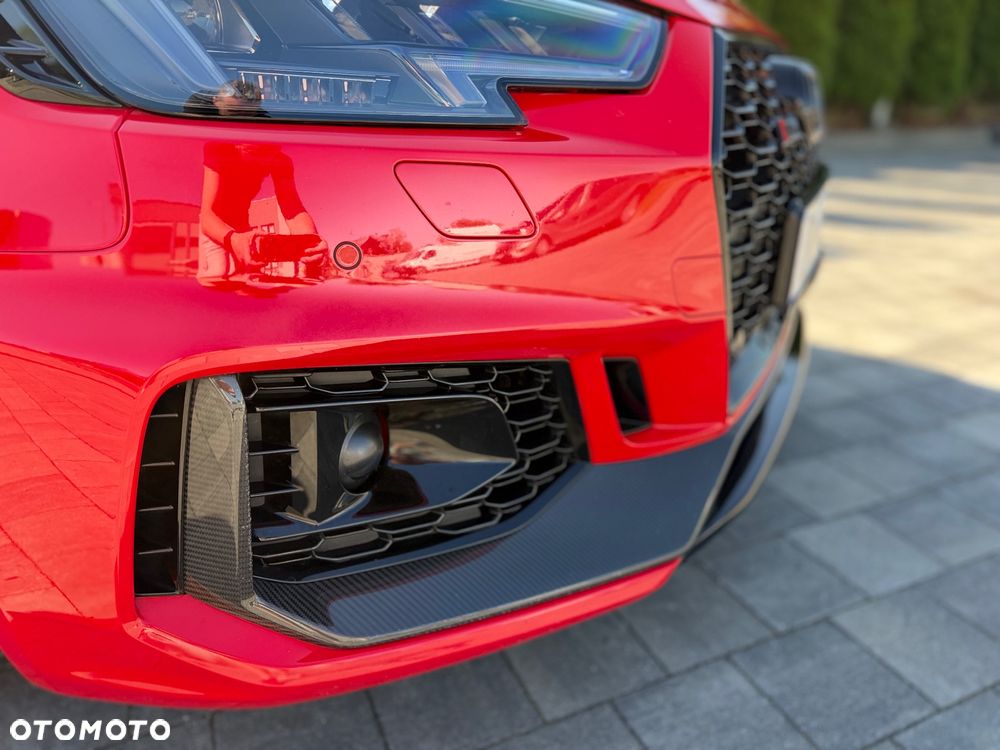 Audi RS4 Avant - 16