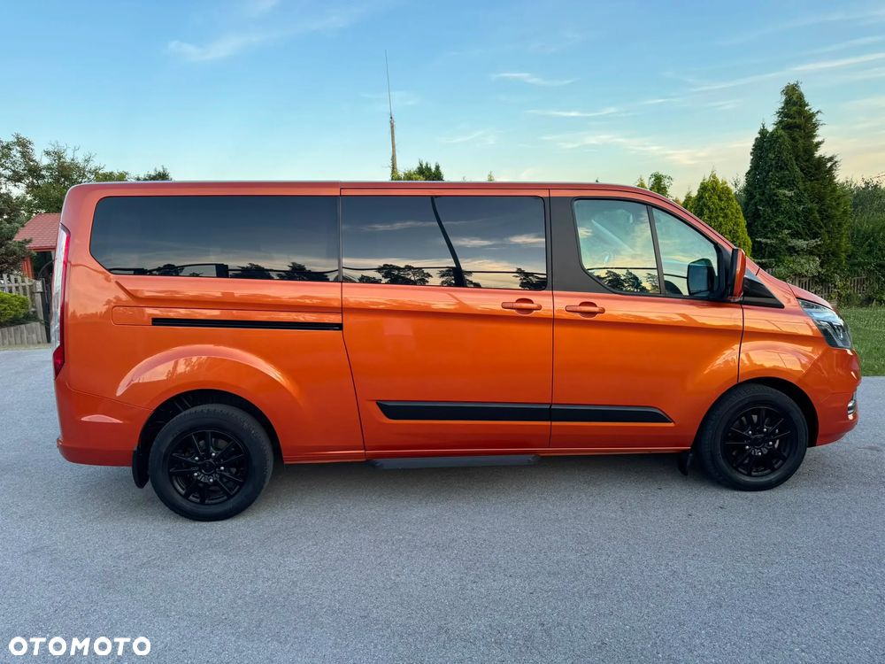 Ford Tourneo Custom - 25