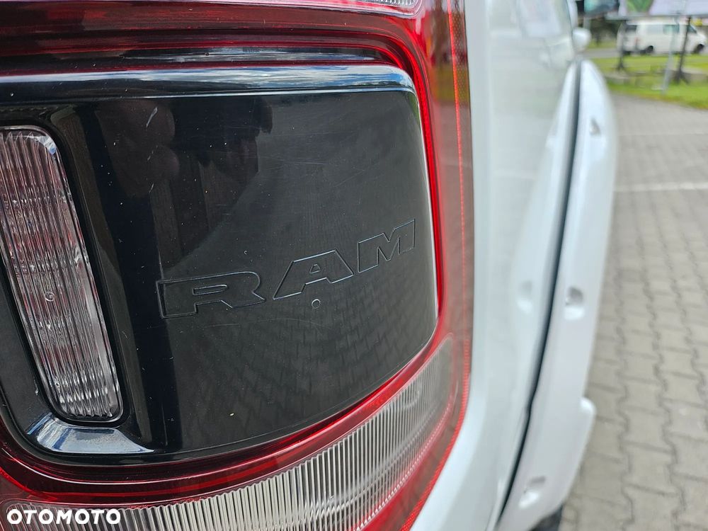 RAM 1500 Crew Cab Shortbed Laramie - 11