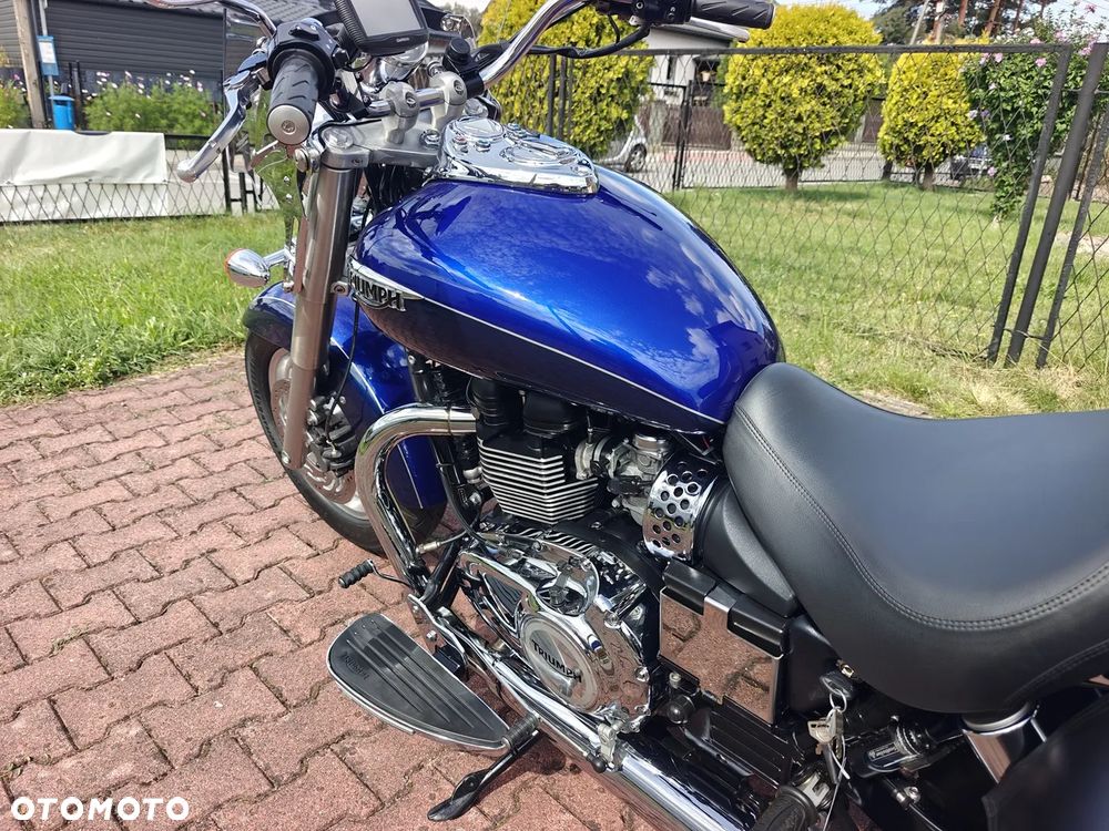 Triumph America - 21