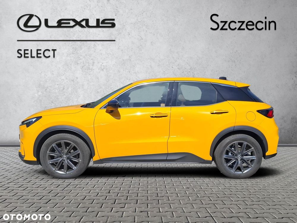 Lexus LBX - 2