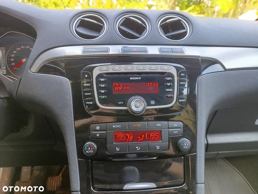 Ford S-Max - 19