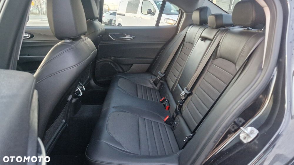 Alfa Romeo Giulia 2.2 D Turbo Super - 16