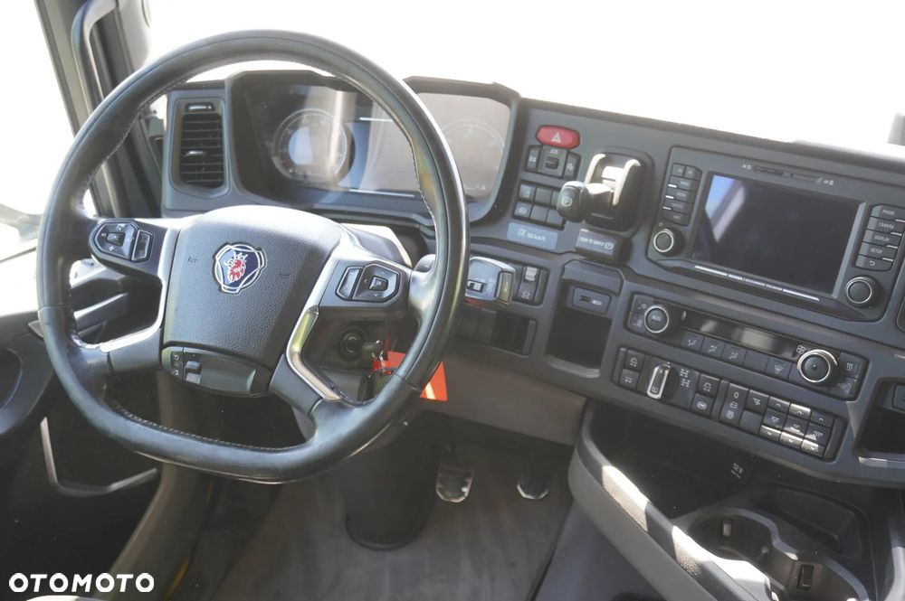 Scania R650 V8 8×4/4 / NOWA Laweta 955 cm ocynk / Retarder / oś skrętna - 23