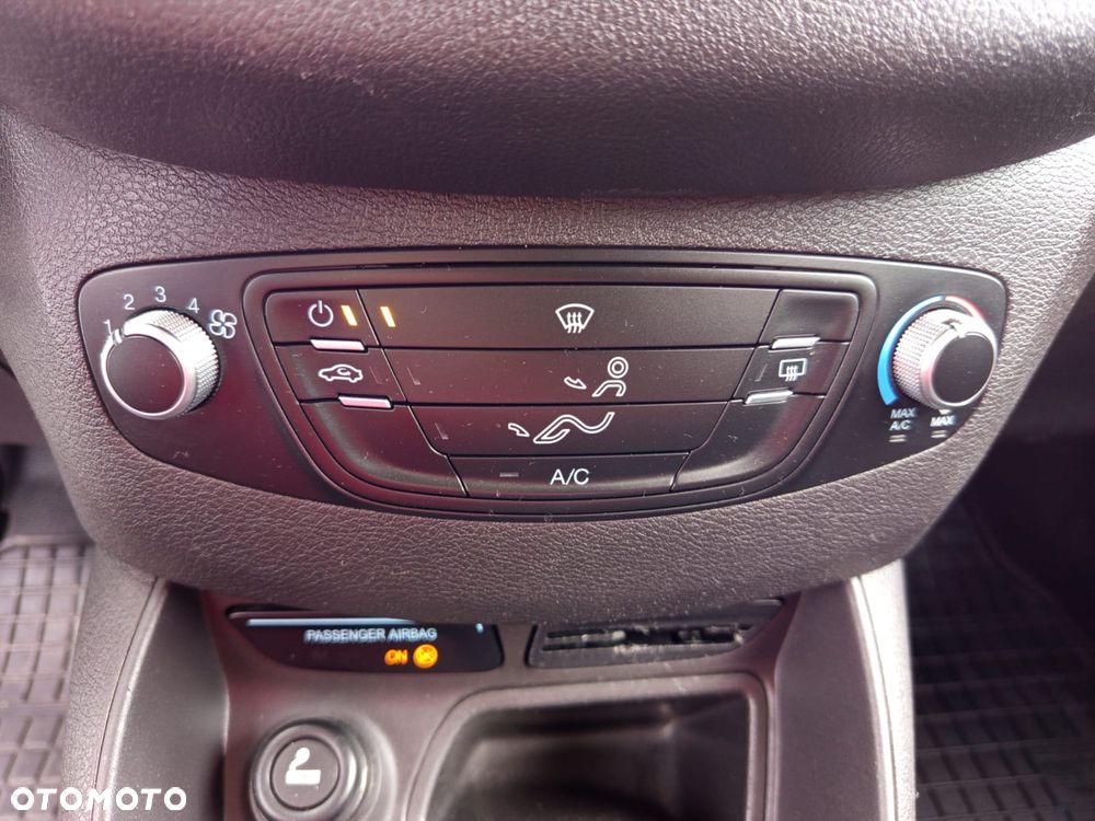 Ford TRANZIT COURIER - 21