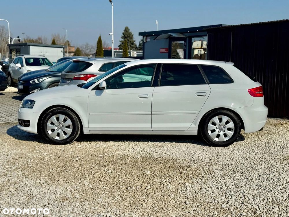 Audi A3 Sportback 1.6 TDI DPF Attraction - 8
