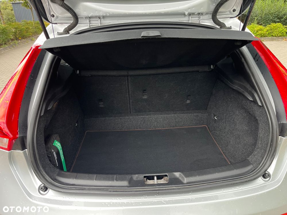 Volvo V40 D2 Drive-E Ocean Race - 13