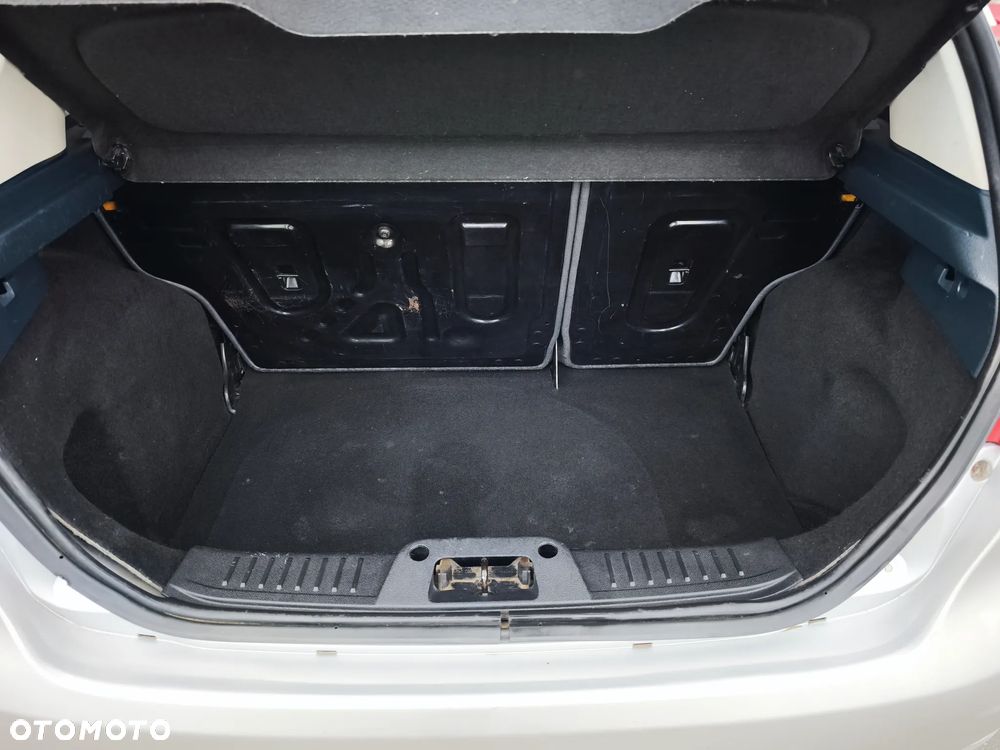 Ford Fiesta 1.6 TDCi Silver X - 25