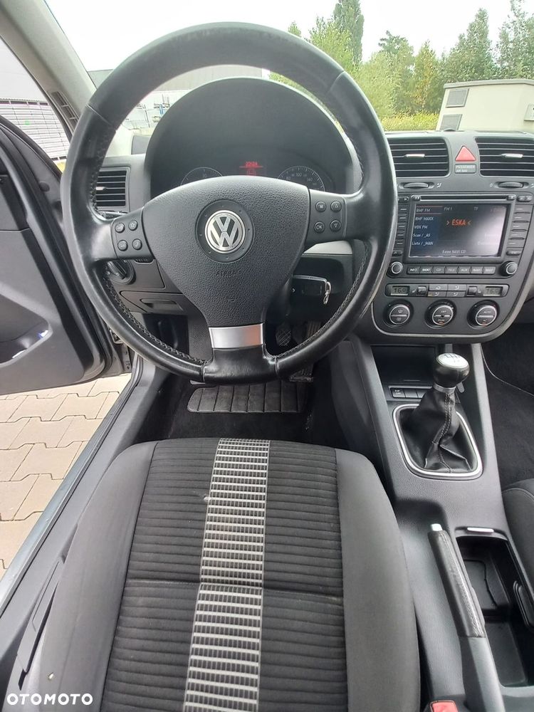 Volkswagen Golf 1.9 TDI DPF United BlueMotion - 26