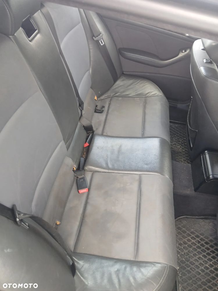 BMW V6 3.0 E46 Touring lift 204km STAHLBLAU METALLIC 372 maska pokrywa silnika klapa bagażnika zderzak lampa reflektor pas przedni stop lampy halogeny przeciwmgłowe odblaski grill atrapa - 10