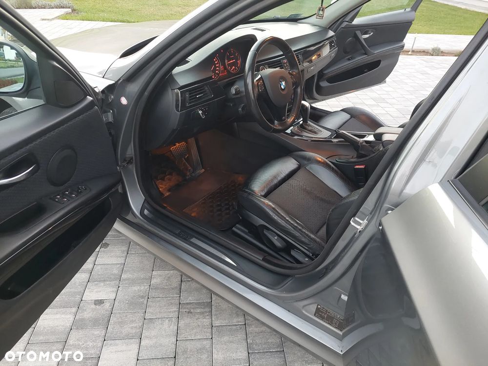 BMW Seria 3 320d xDrive DPF - 16