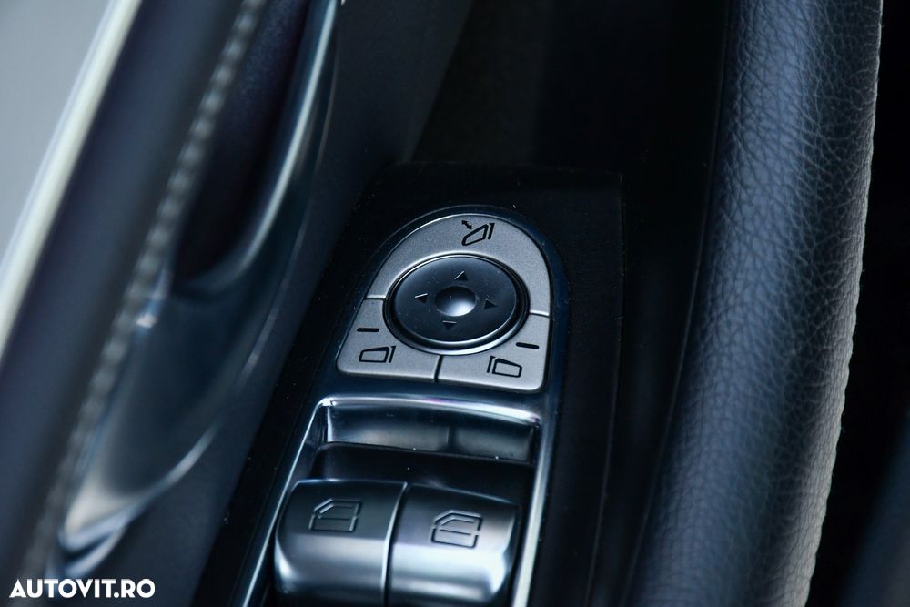 Mercedes-Benz CLS 300 d 4Matic 9G-TRONIC AMG Line - 33