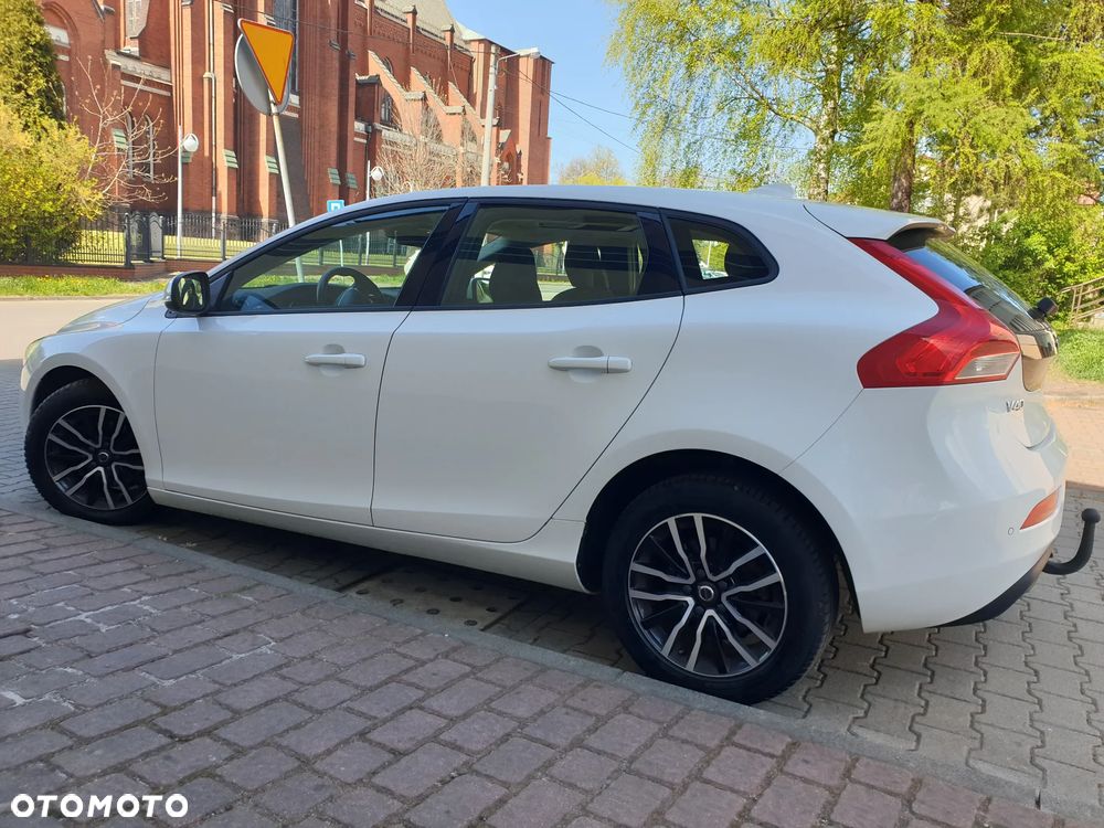 Volvo V40 D2 Momentum - 16