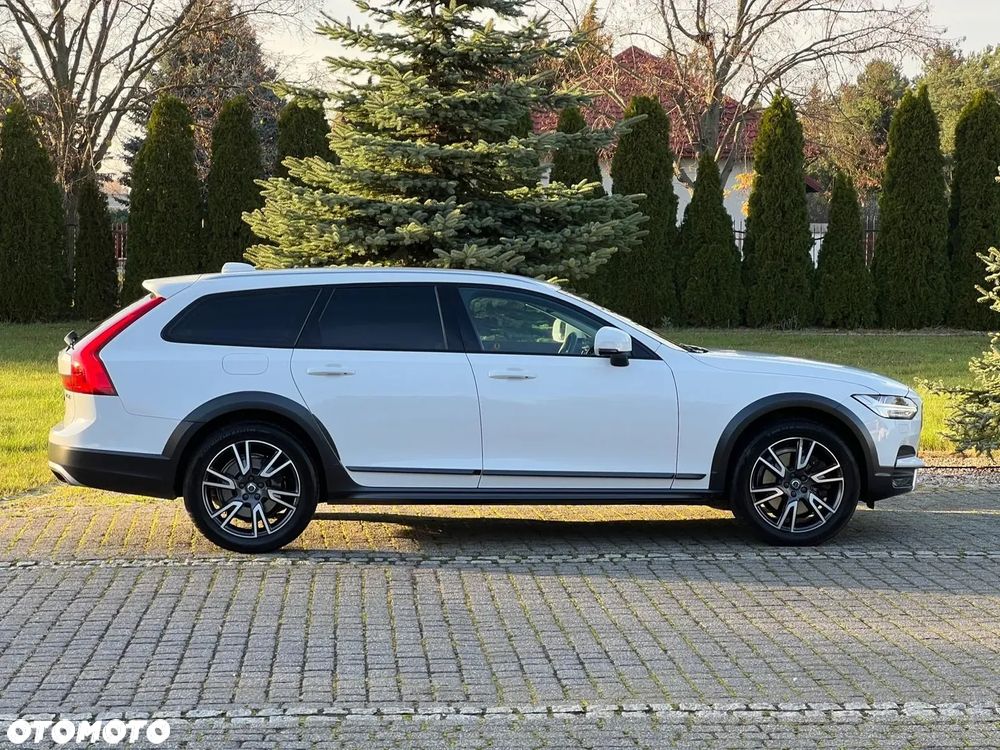 Volvo V90 Cross Country - 8