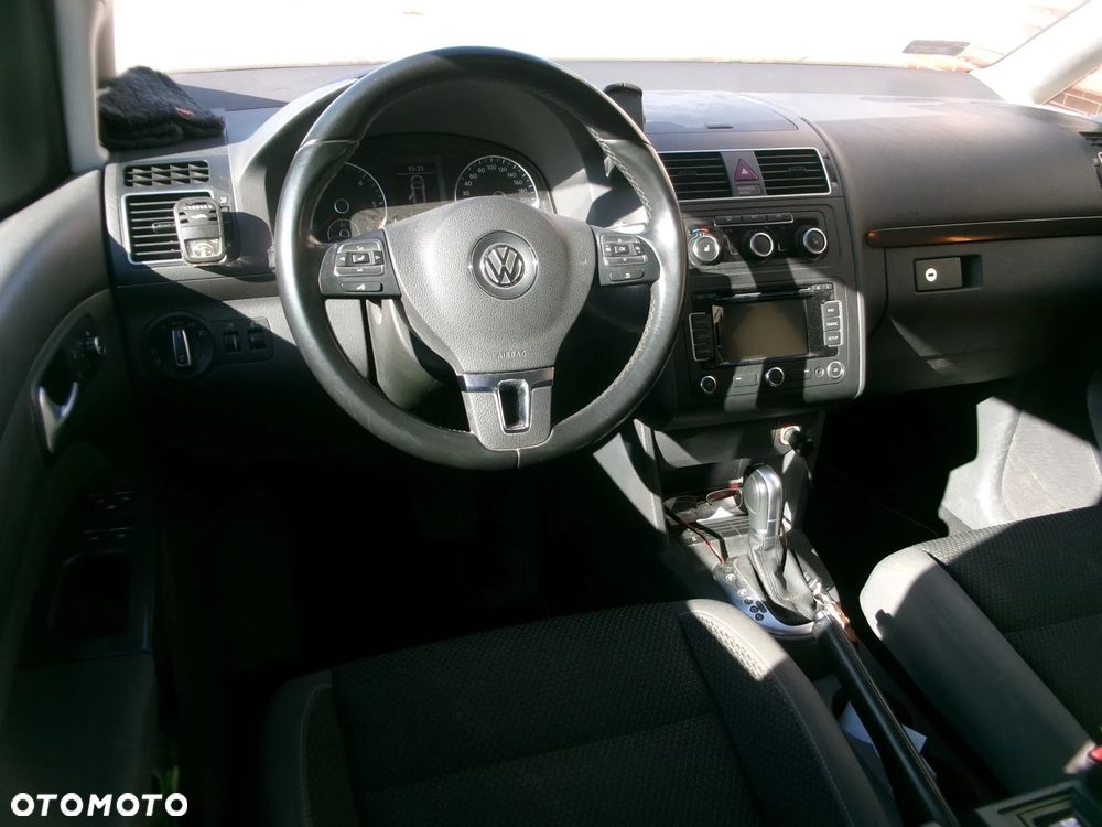 Volkswagen Touran 2.0 TDI DPF DSG Comfortline - 2