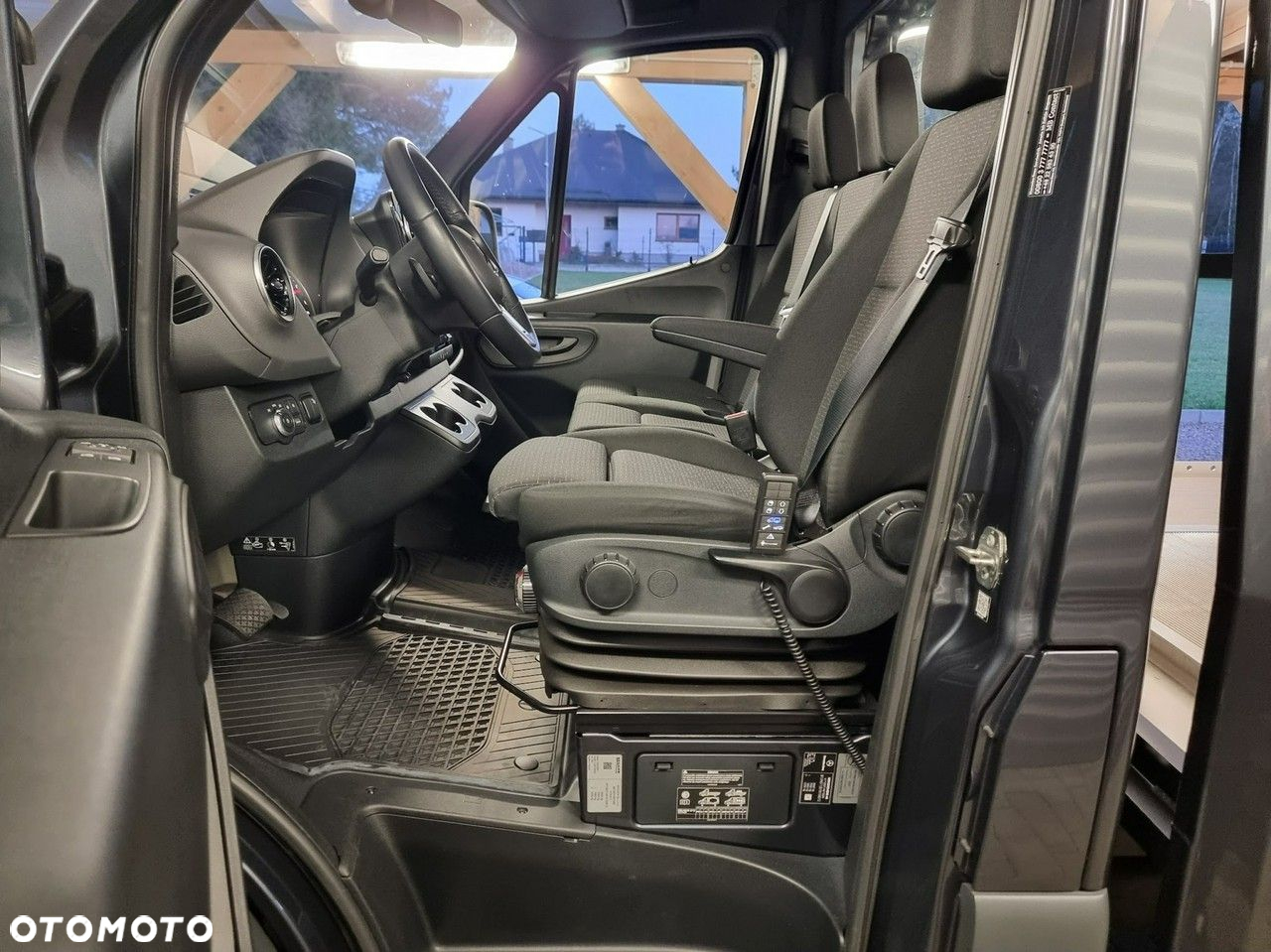 Mercedes-Benz Sprinter - 16