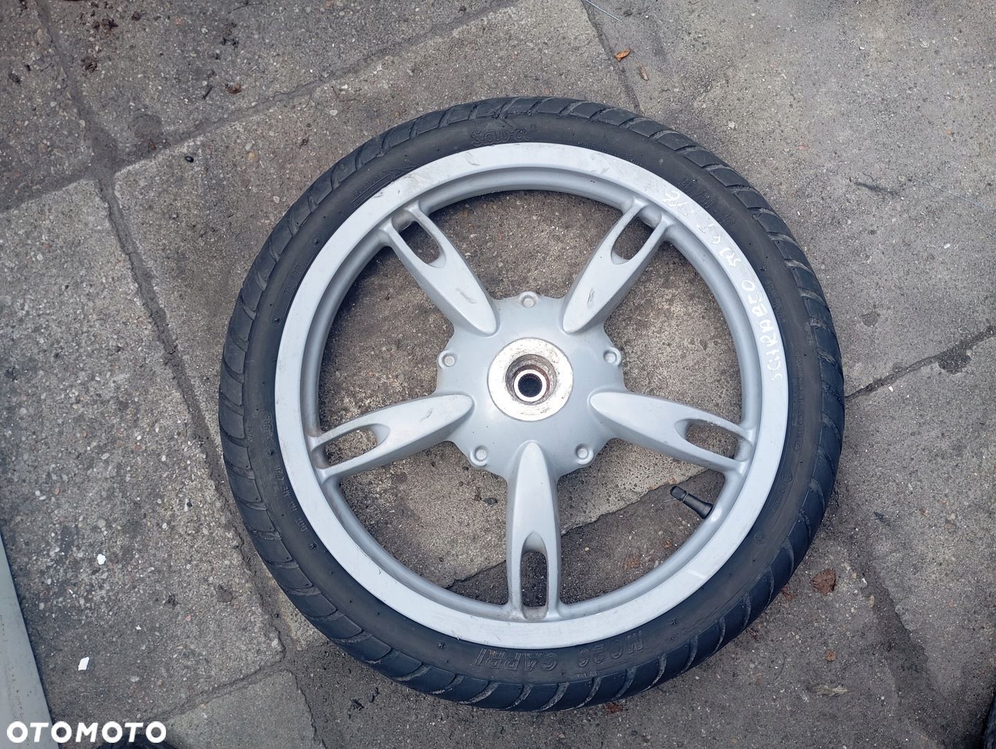 Aprilia Scarabeo 50 4T felga kolo tyl 90/80-16 - 1