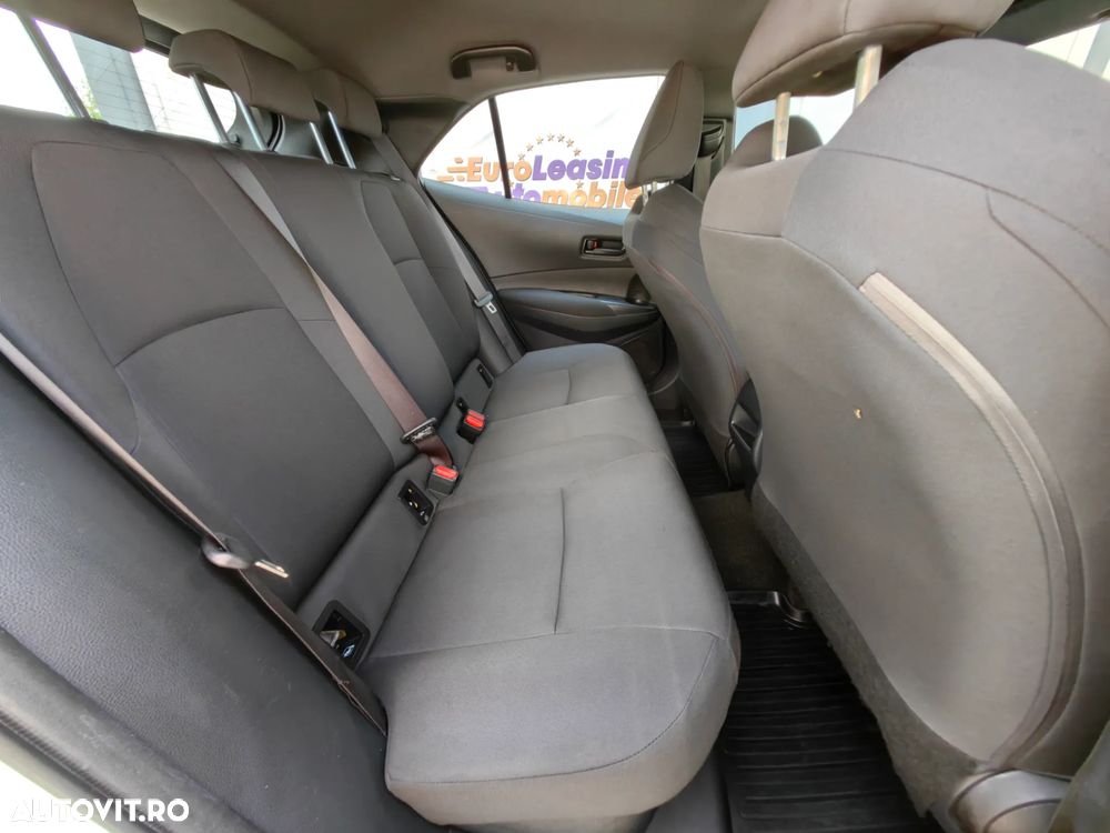 Toyota Corolla 1.8 HSD Business - 11