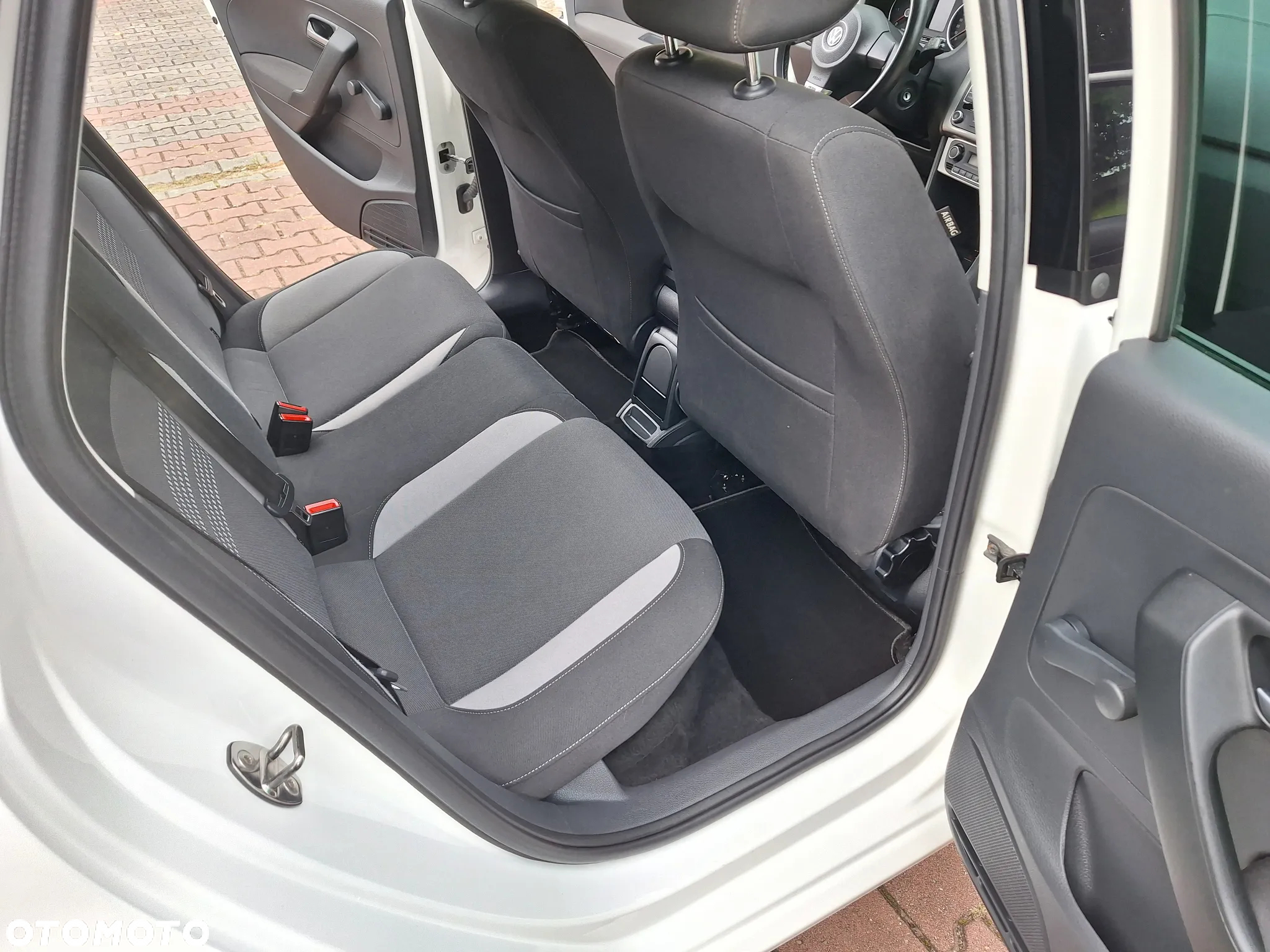 Volkswagen Polo 1.6 TDI Life - 12