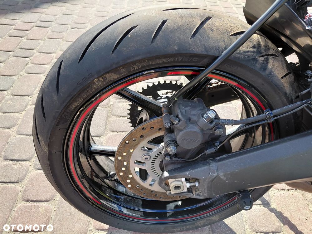 Kawasaki Ninja - 17