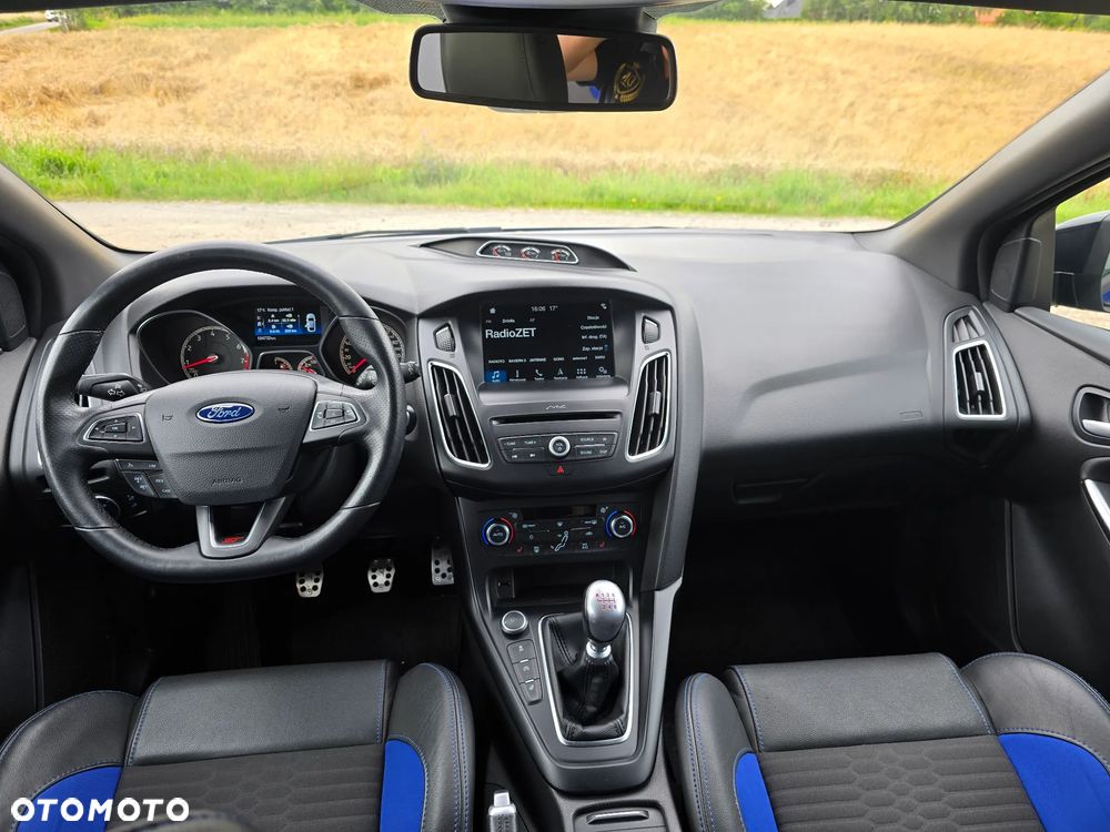 Ford Focus 2.0 EcoBoost ST mit Leder-Exclusiv-Paket - 22