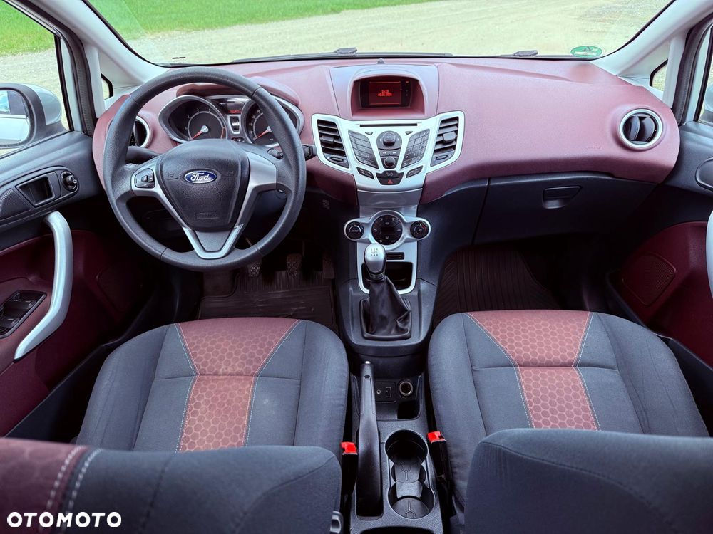 Ford Fiesta 1.4 Champions Edition - 13