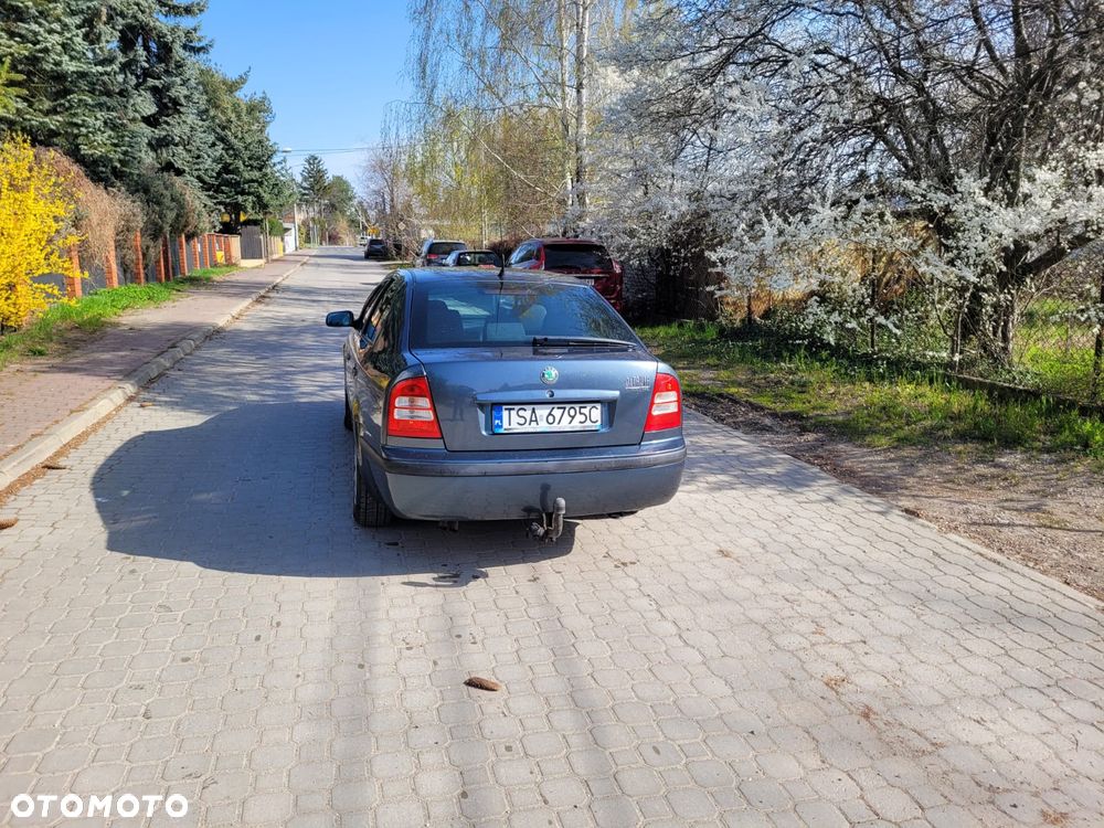 Skoda Octavia 1.6 GLX - 2