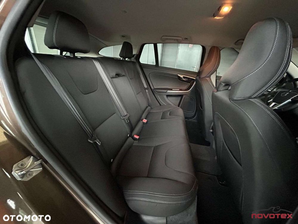 Volvo V60 Cross Country - 21