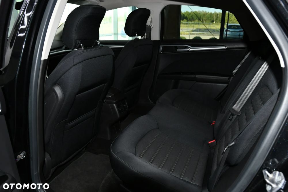 Ford Fusion - 18