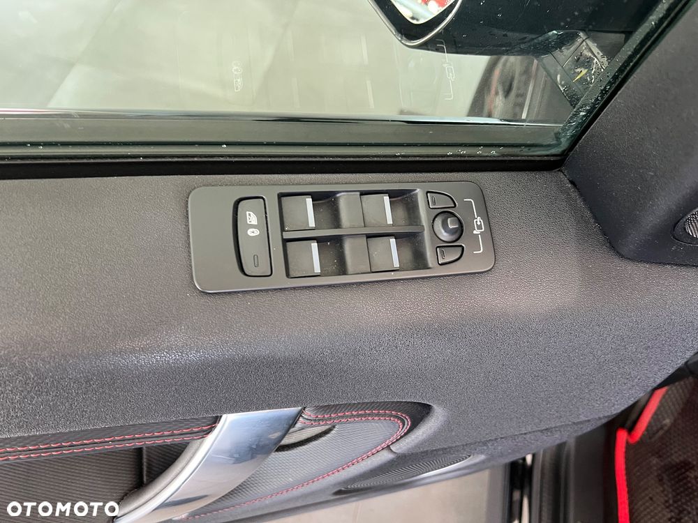Land Rover Discovery Sport 2.0 D150 R-Dynamic HSE - 17