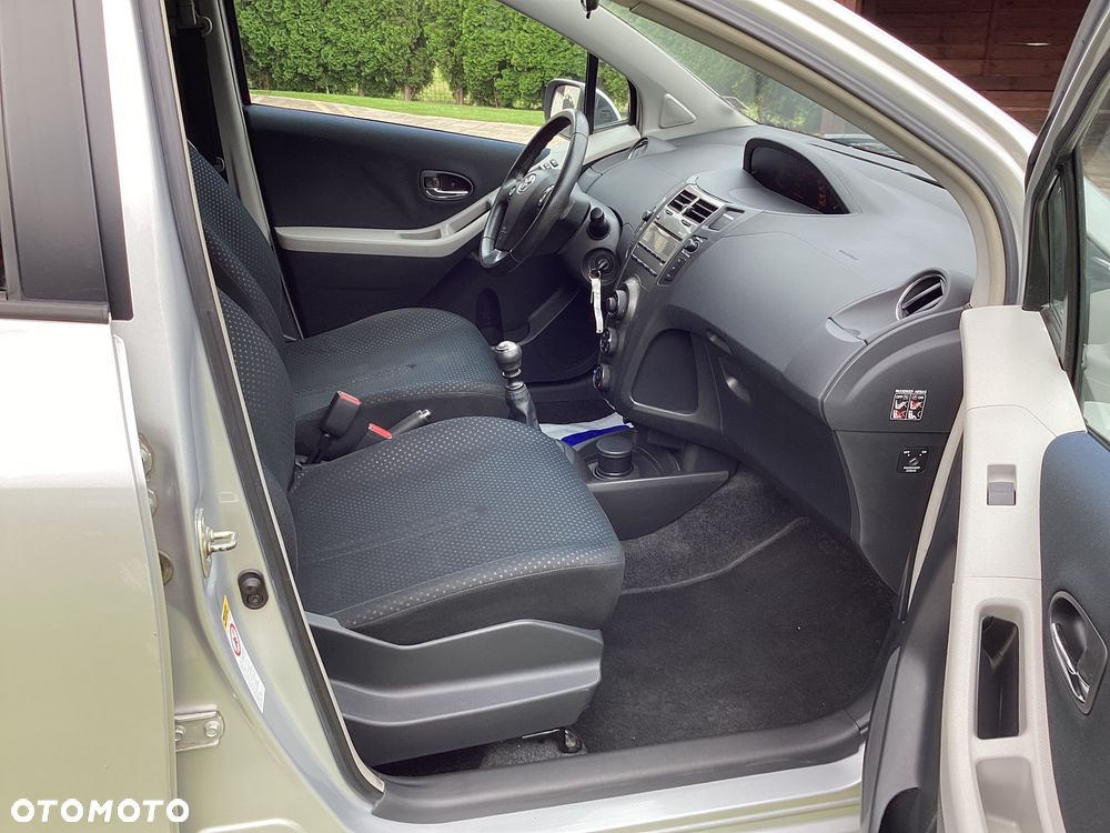 Toyota Yaris 1.33 VVT-i Life - 17