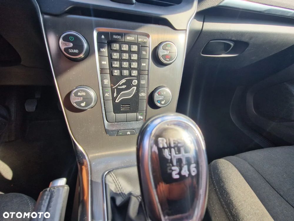 Volvo V40 D2 Kinetic - 9