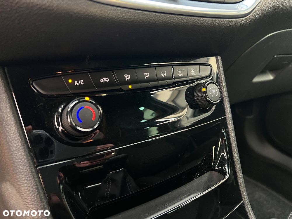 Opel Astra 1.4 T GPF Dynamic S&S - 25