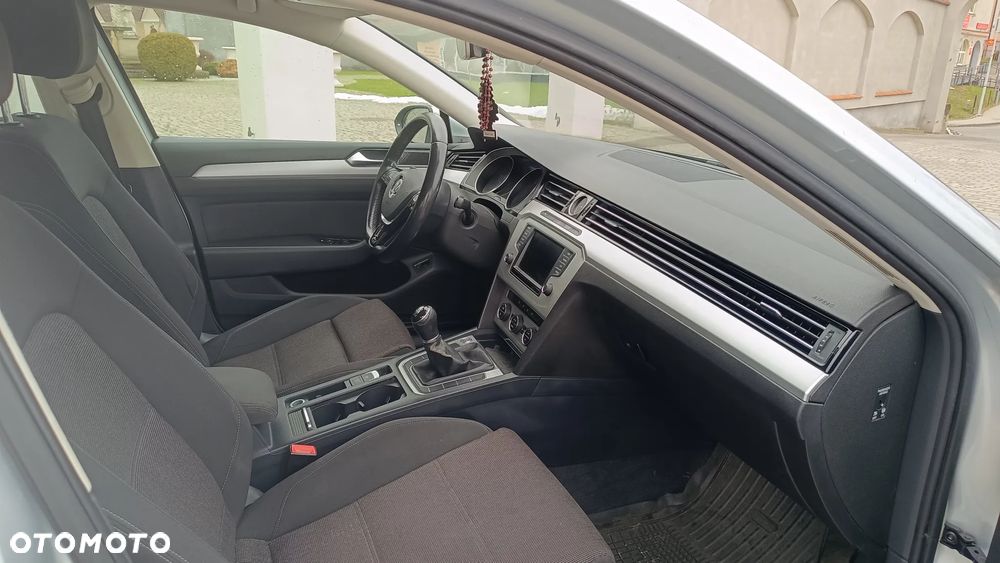Volkswagen Passat Variant 1.6 TDI (BlueMotion Technology) Trendline - 10