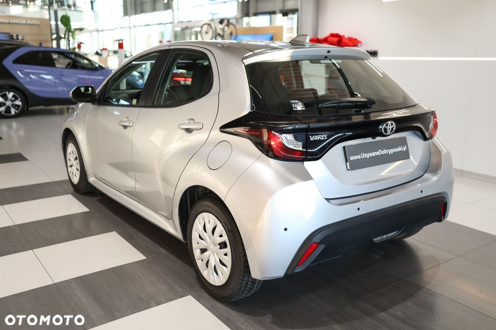 Toyota Yaris - 4