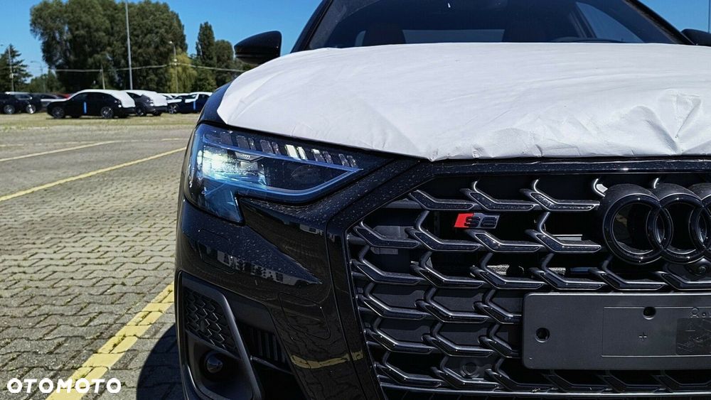 Audi S8 - 4