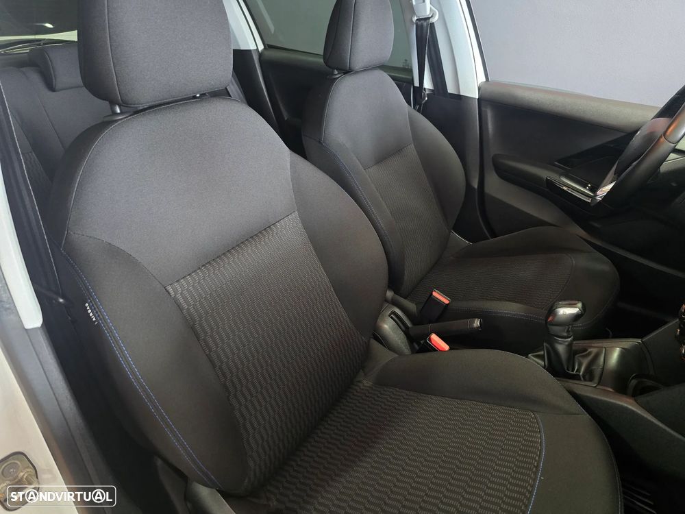 Peugeot 208 1.6 BlueHDi Style - 11