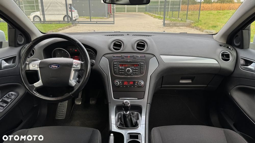 Ford Mondeo 2.0 TDCi Titanium - 17
